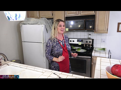 ❤️ Matrigna che lo munge in cucina prima del suo appuntamento ❤❌ Porno duro al it.com-porn-mz.ru ❌